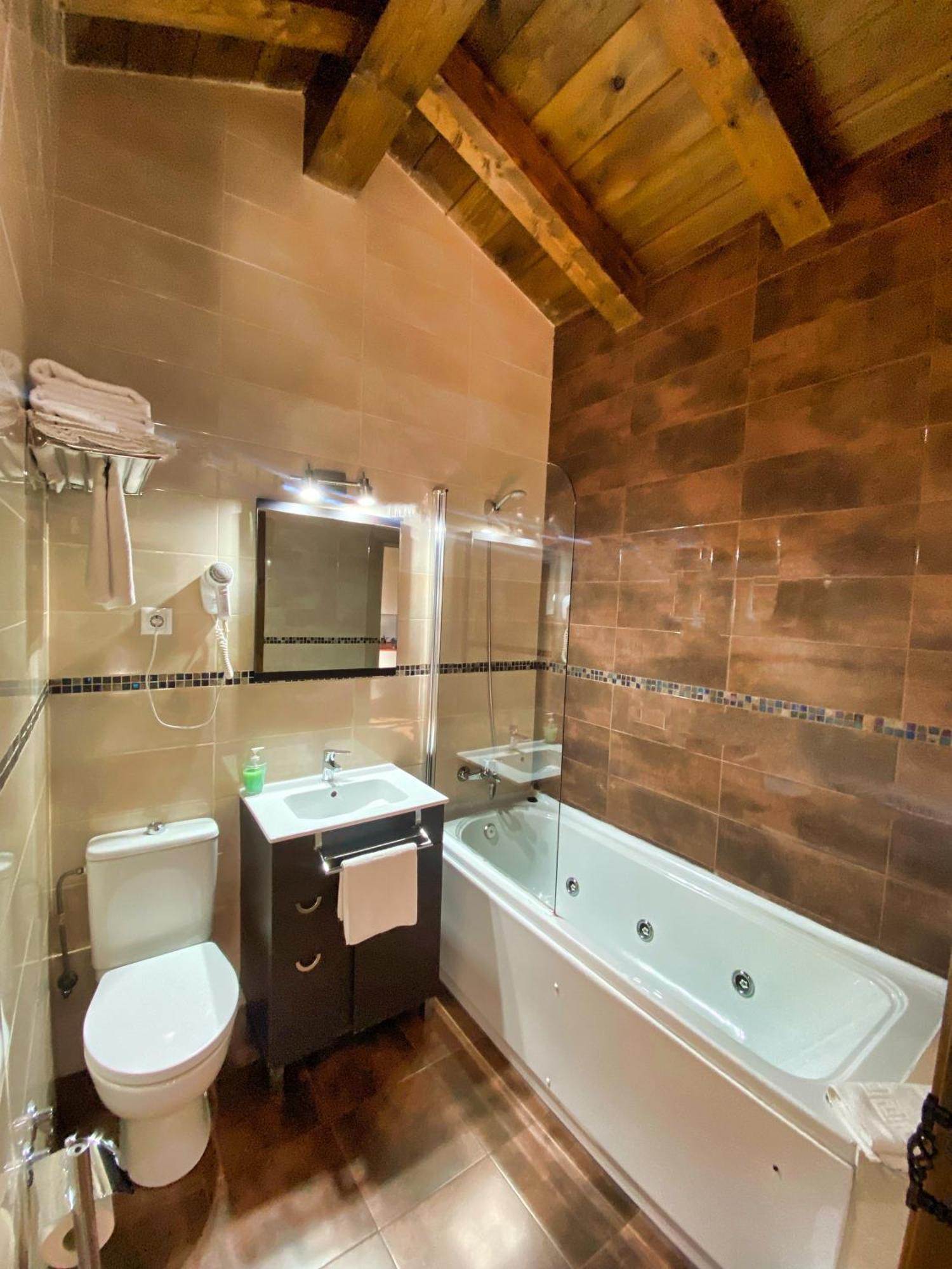 Apartamentos Spa Casco Historico De Isla - Alojateisla Luaran gambar