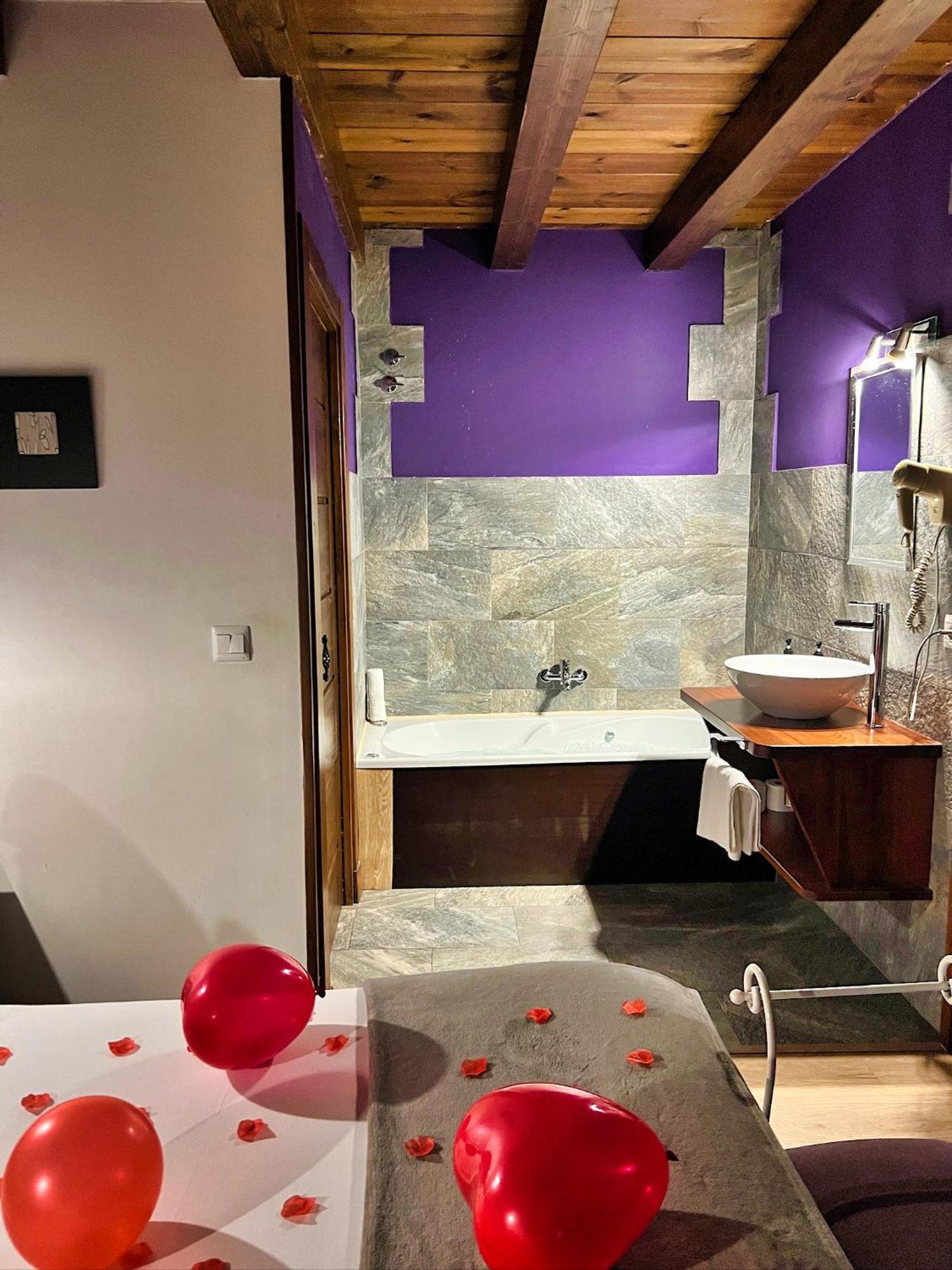 Apartamentos Spa Casco Historico De Isla - Alojateisla Luaran gambar